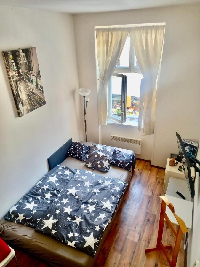 Karlin Cozy Studio Прага Екстериор снимка